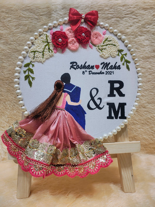 INFINITY CREATIONS Personalized 3D Engagement Hoop | Custom Couple Silhouette Gold Lace Gift