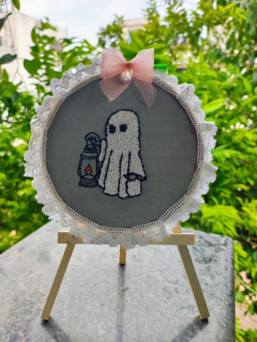 INFINITY CREATIONS Handmade 3D Punch-Needle Ghost Embroidery Hoop | Halloween Wall Décor