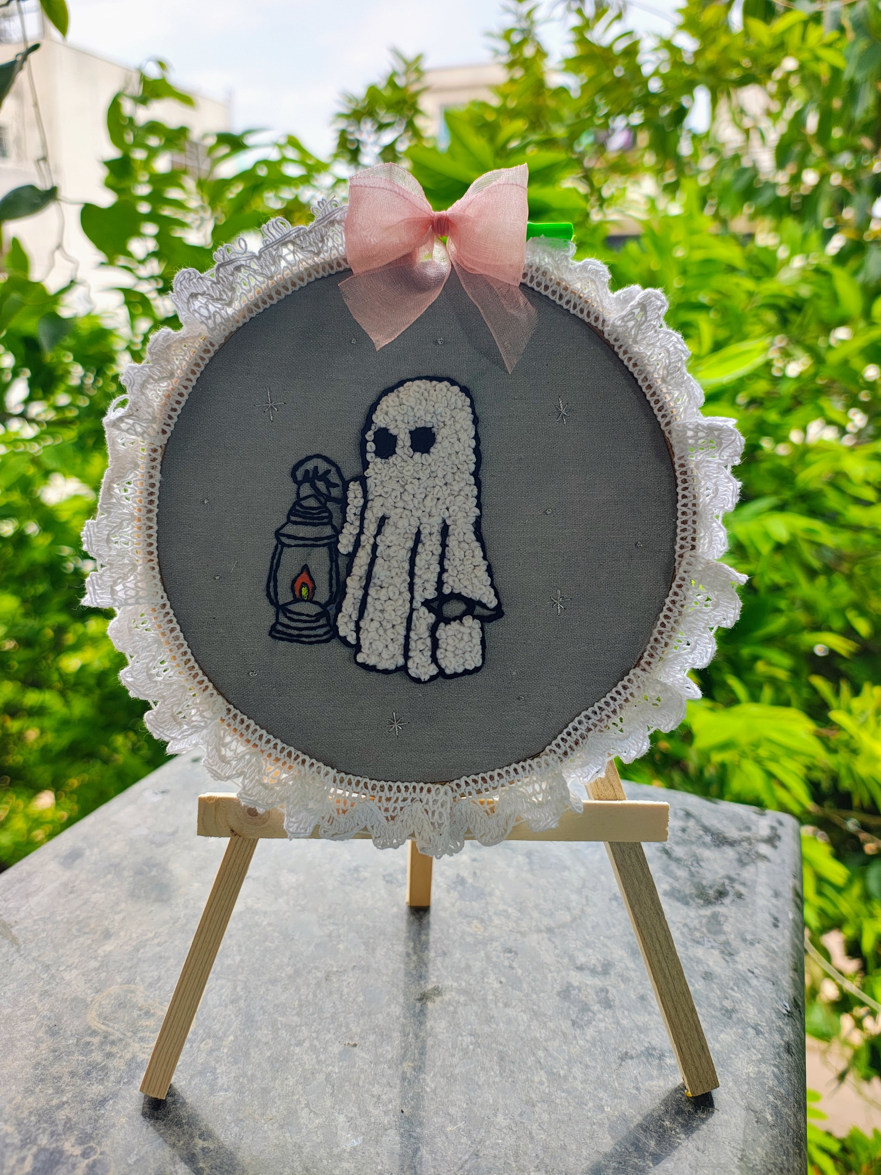 INFINITY CREATIONS Handmade 3D Punch-Needle Ghost Embroidery Hoop | Halloween Wall Décor