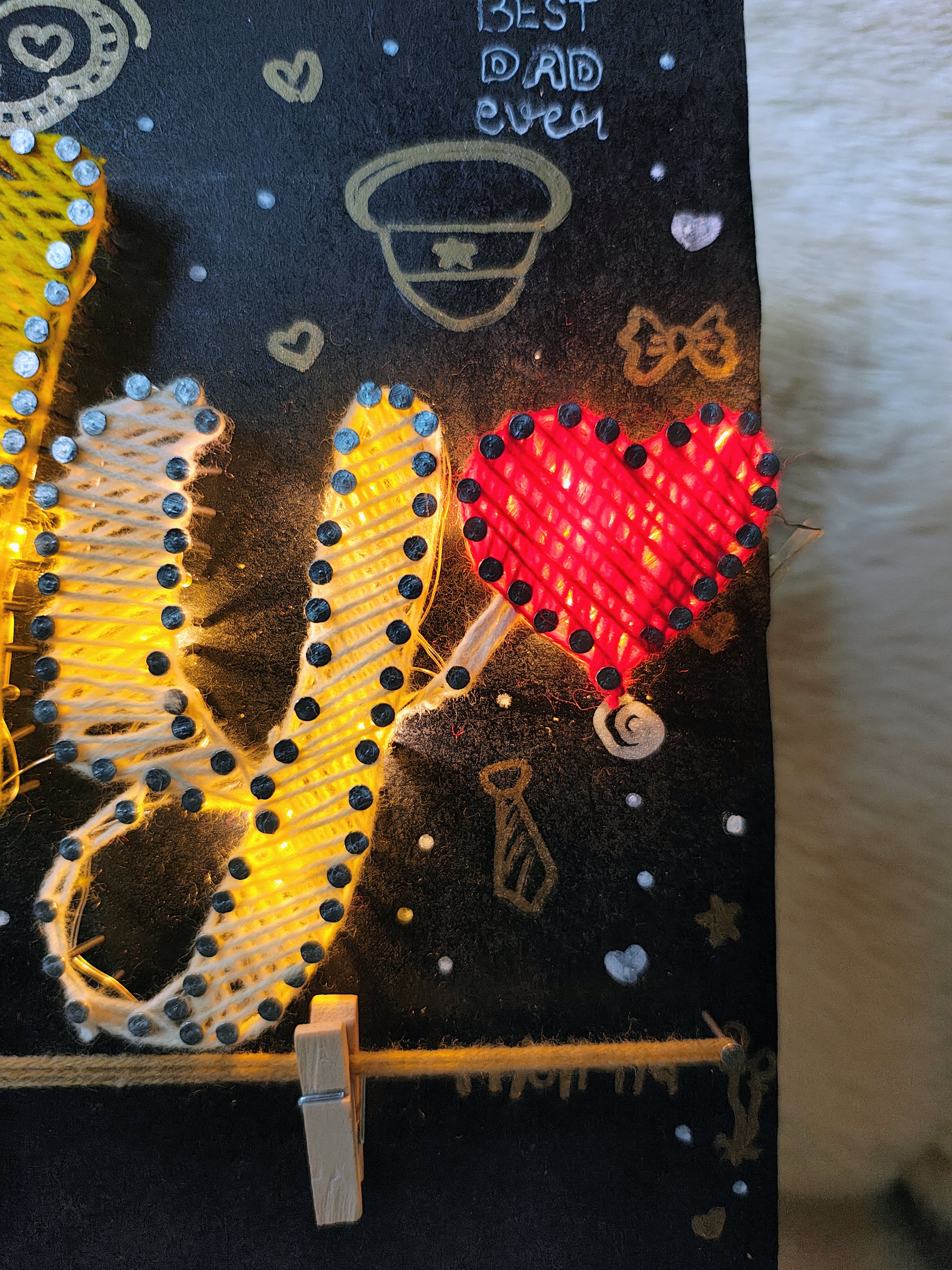 INFINITY CREATIONS Personalized 'Daddy' LED String Art | Custom Photo Clip Wall Décor Gift